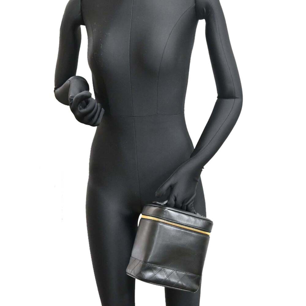 CHANEL Black Lambskin Leather Vanity Bag - Picture 9 of 10